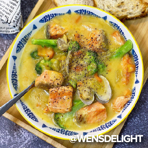 Clam Chowder soup with pan-seared salmon